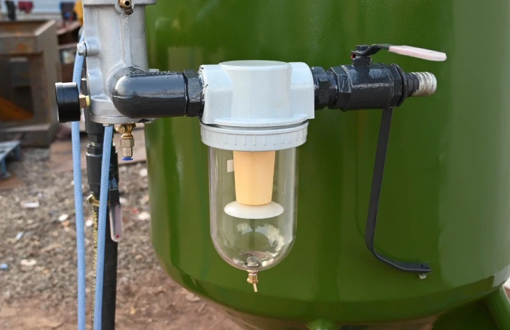 Portable Sand Blasting Machine in India