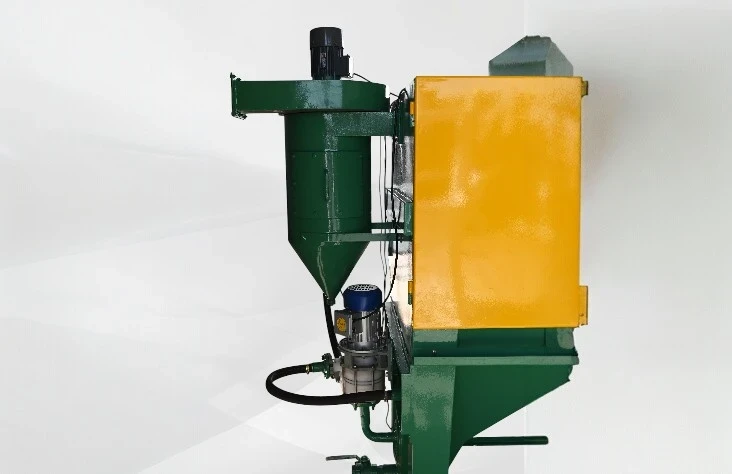 Abrasive Blasting Machine