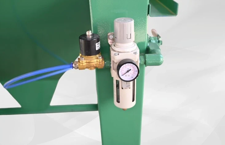 Abrasive Blasting Machine